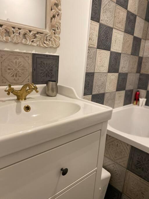 Propre Spacieux Renove Pratique Proche Centre 蒙特谢莱丝美恩斯 外观 照片